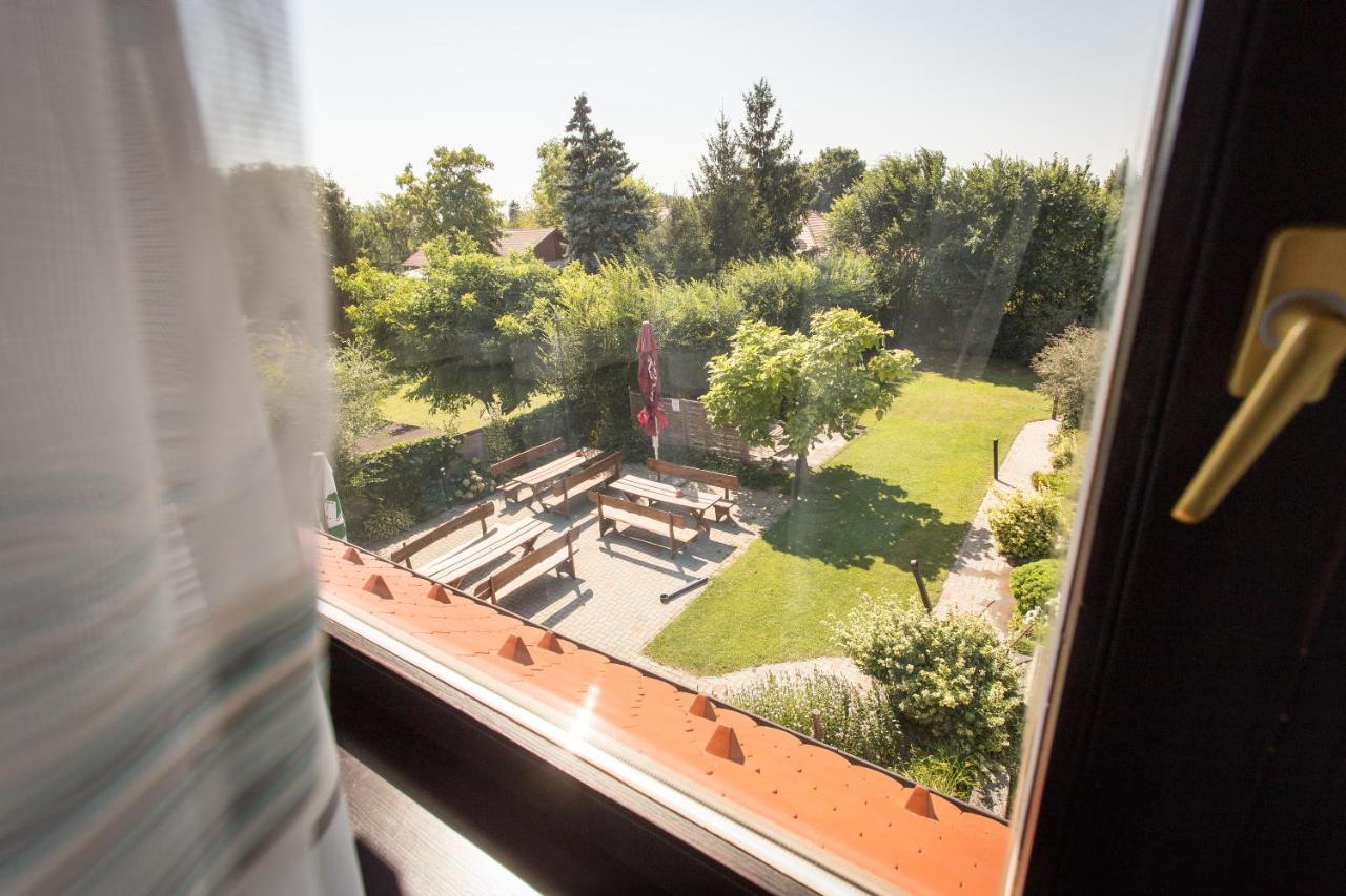 Castrum Vendeghaz Guest house Szigetszentmarton